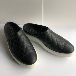 NEW Ecco Quilted Leather Slides